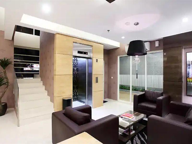 Tendean Hotel 3*